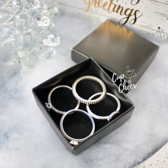 ✨2/$30 ❄️Avon Chic Stackable Ring Set + free gift! - Picture 2 of 9